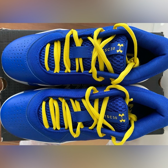 UnderArmour Kids athletic shoes - Picture 6 of 9